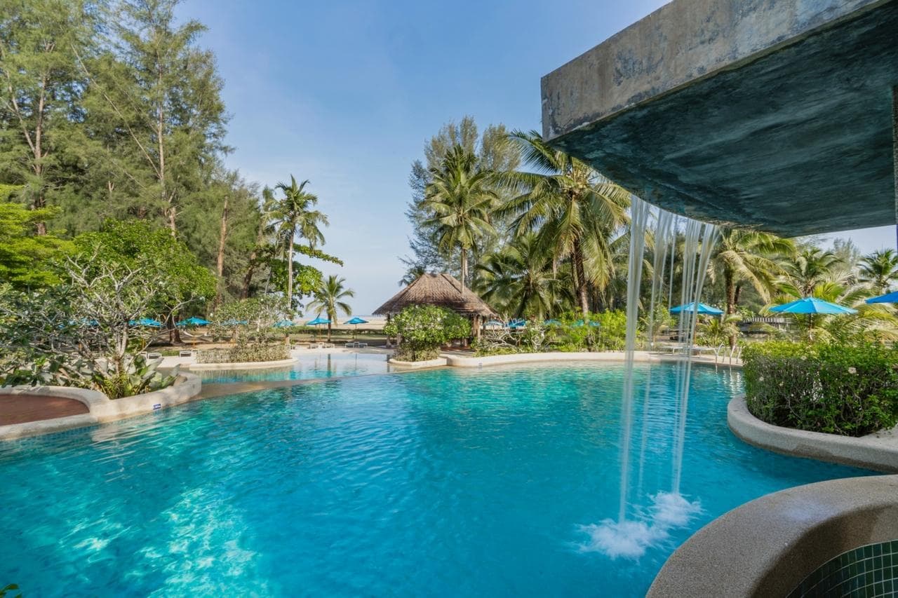 Apsara Beachfront Resort and Villa-11