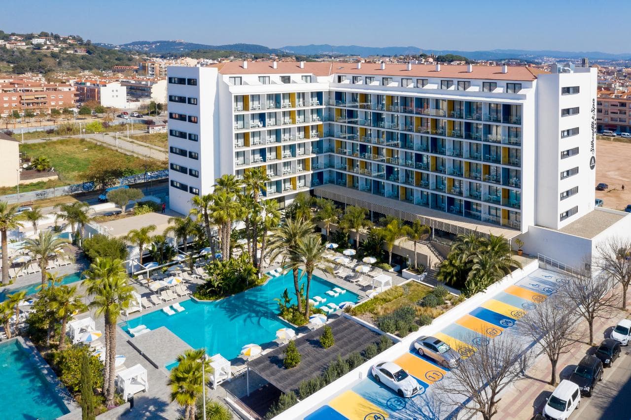 Aqua Hotel Silhouette & Spa-1