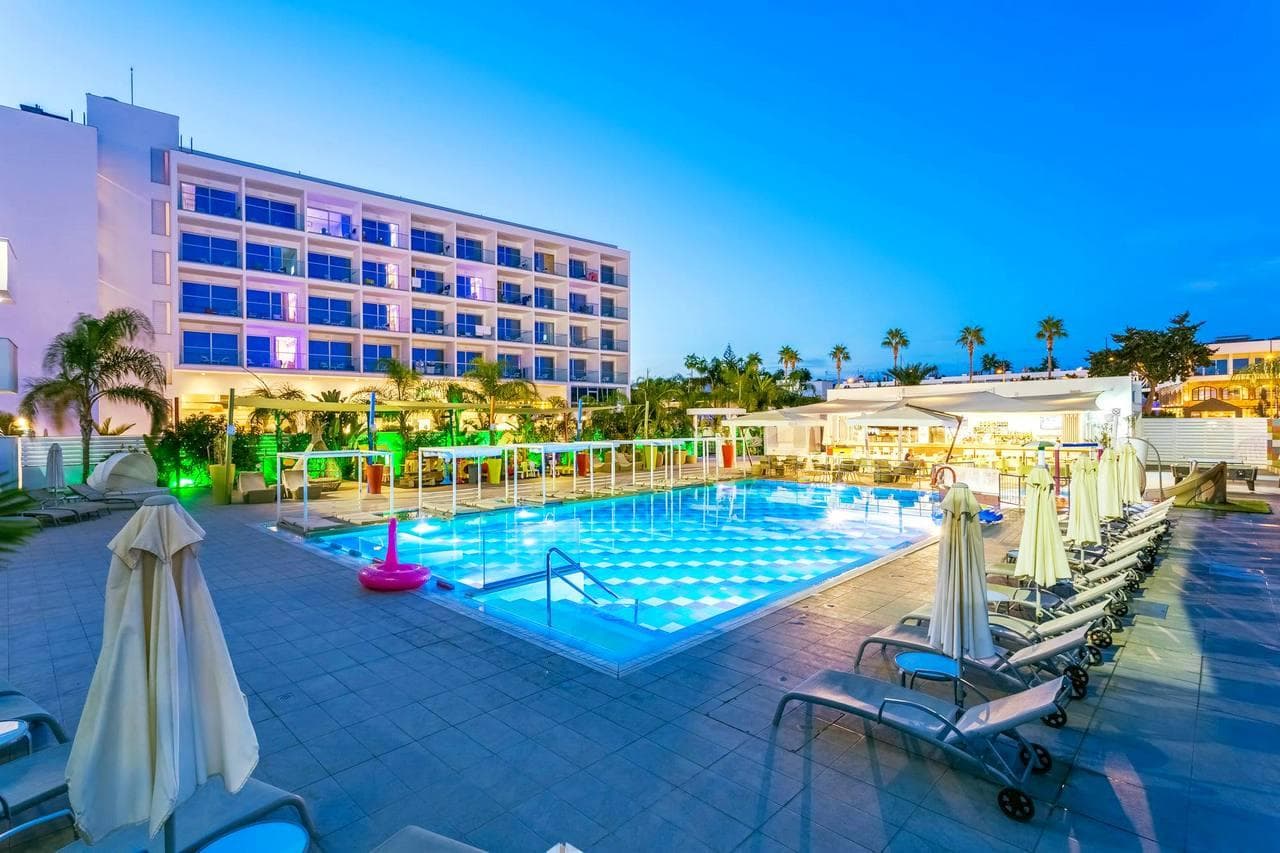 Nicholas Color Hotel-2