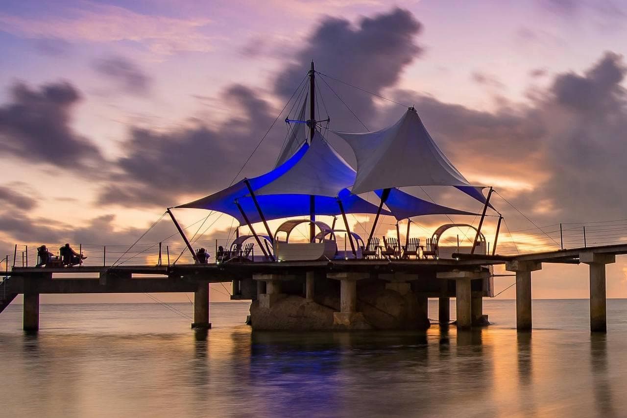 Coco de Mer Hotel and Black Parrot Suites