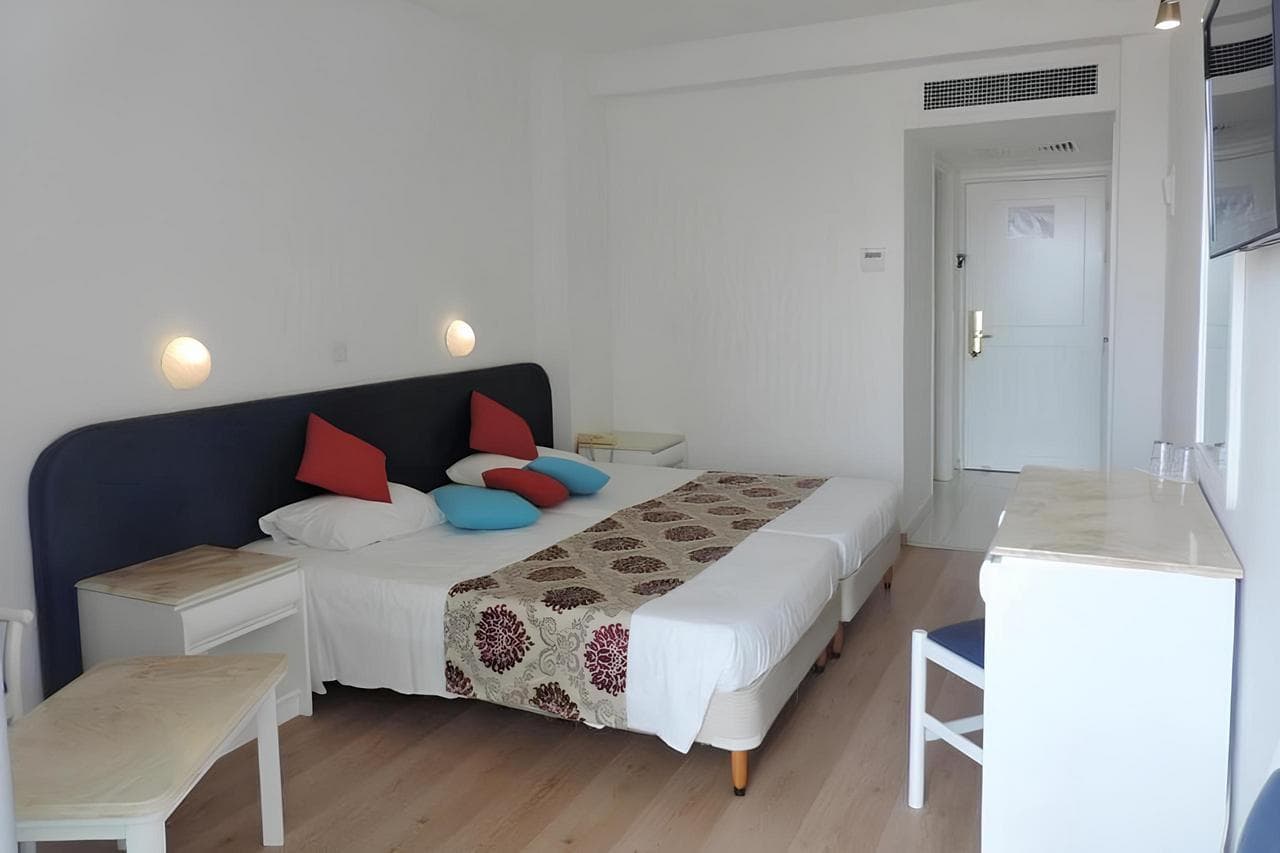 Corfu Hotel