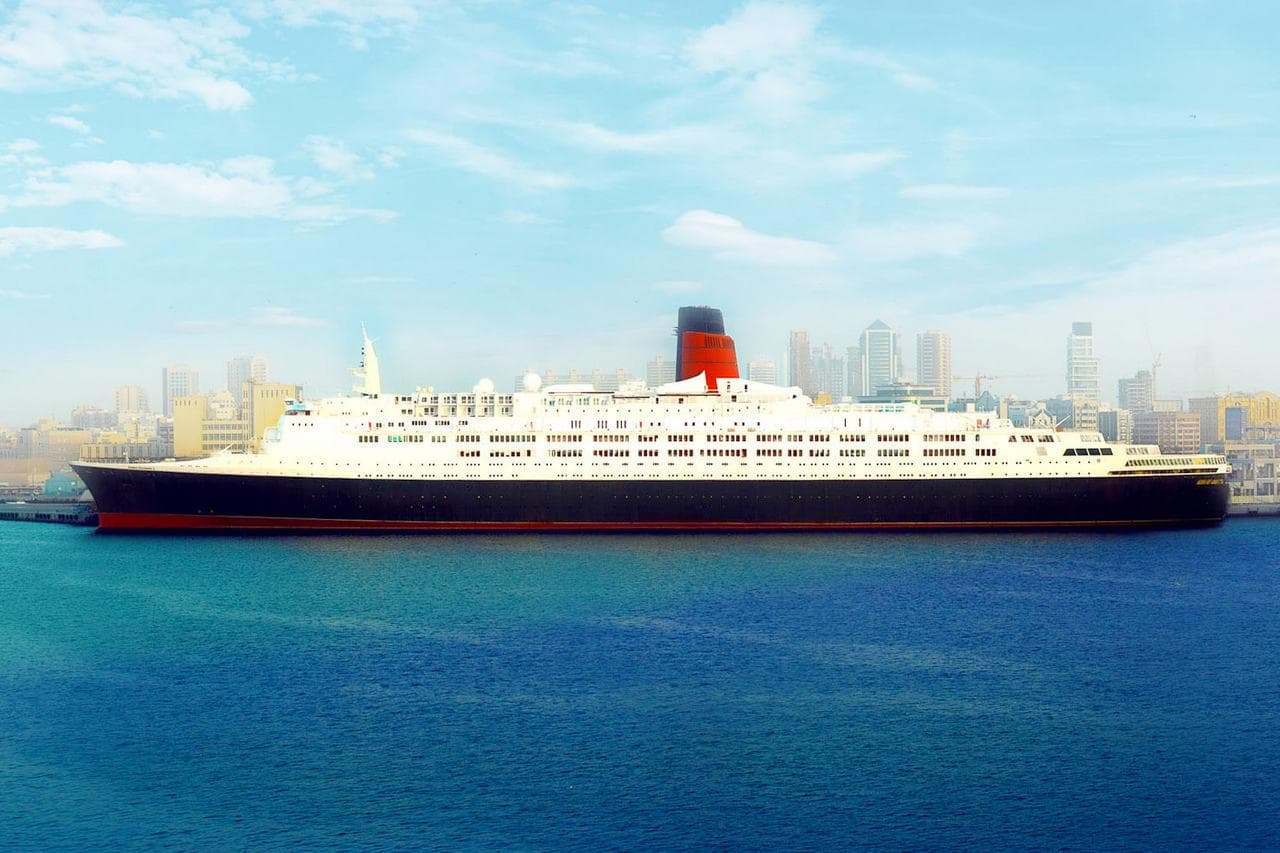 Queen Elizabeth 2-1