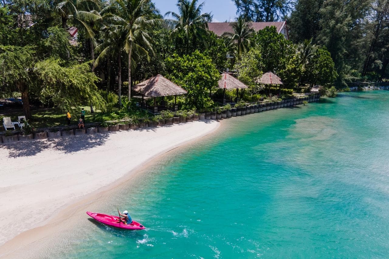 Apsara Beachfront Resort and Villa-7