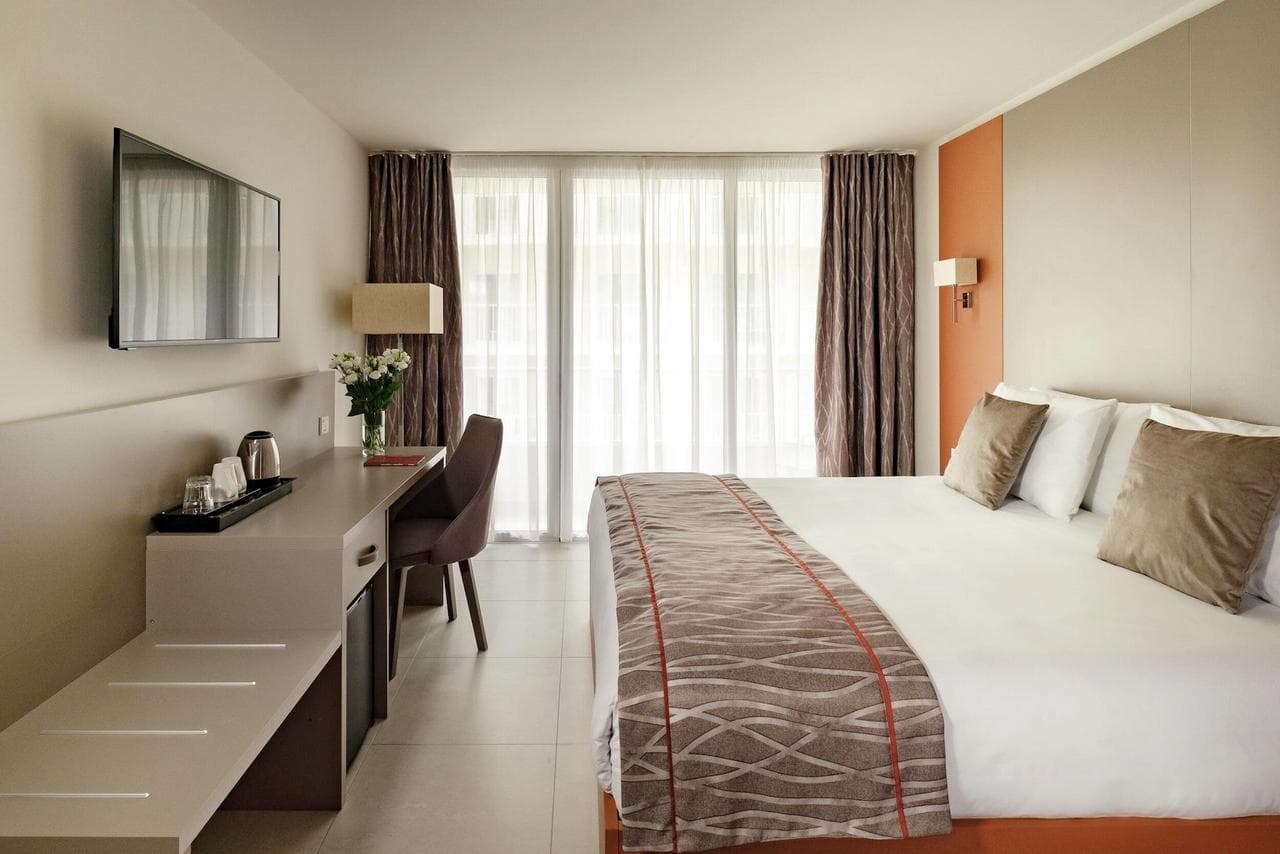 Mayflower Hotel