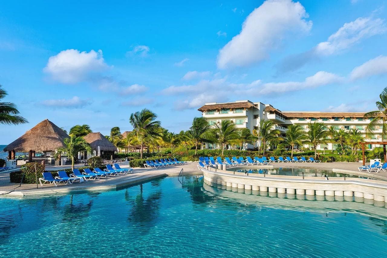 BlueBay Grand Esmeralda-7