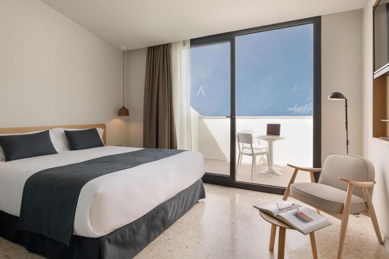 Aqua Hotel Silhouette & Spa-10