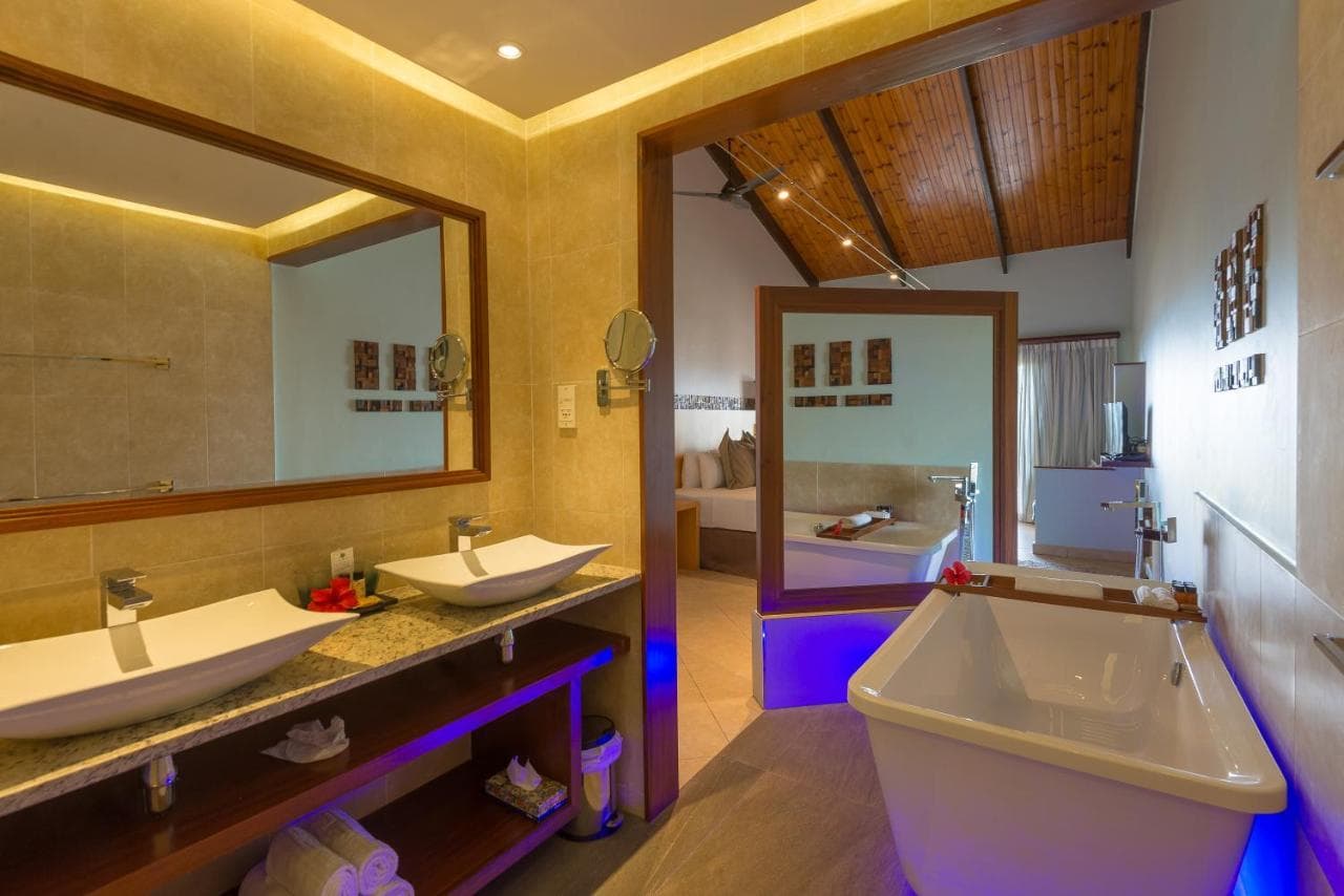 Coco de Mer Hotel and Black Parrot Suites