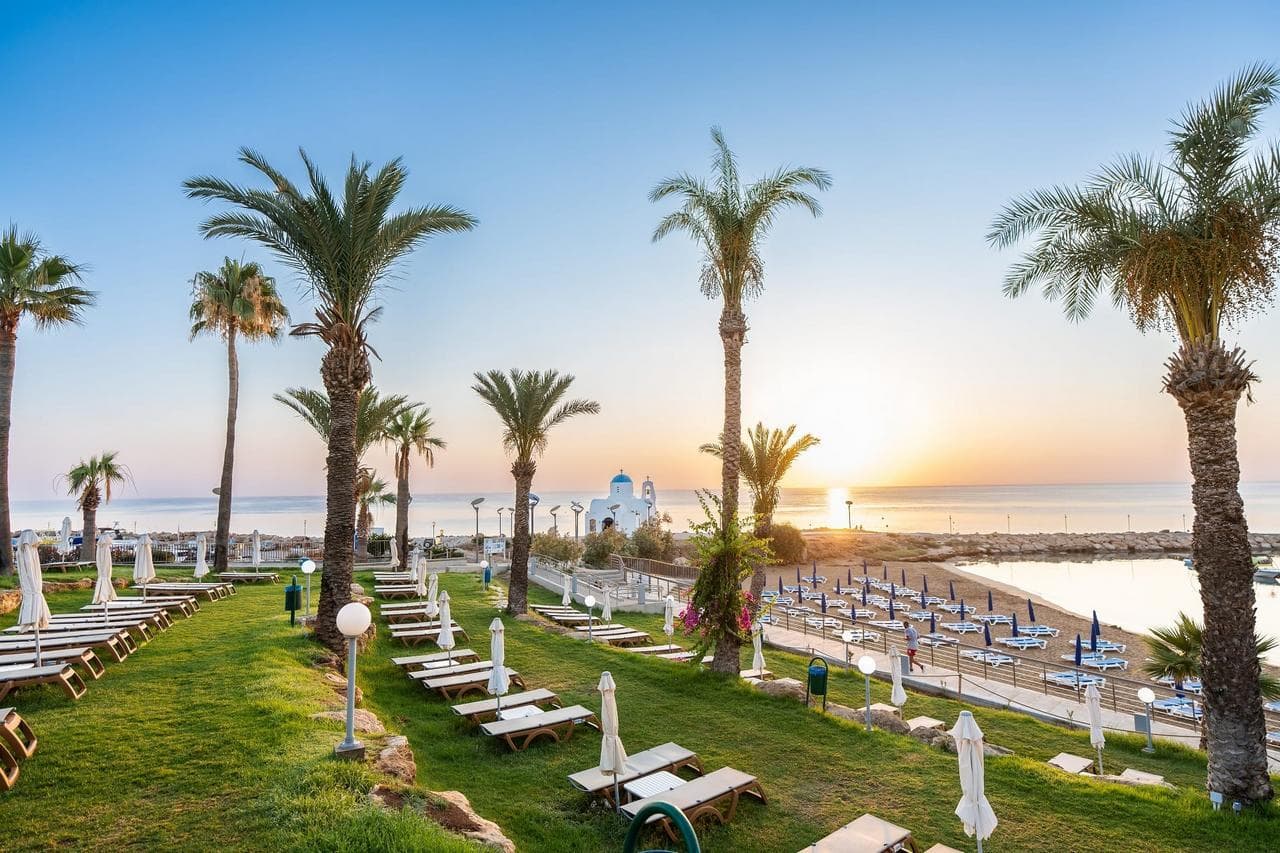 Golden Coast Beach Hotel-11