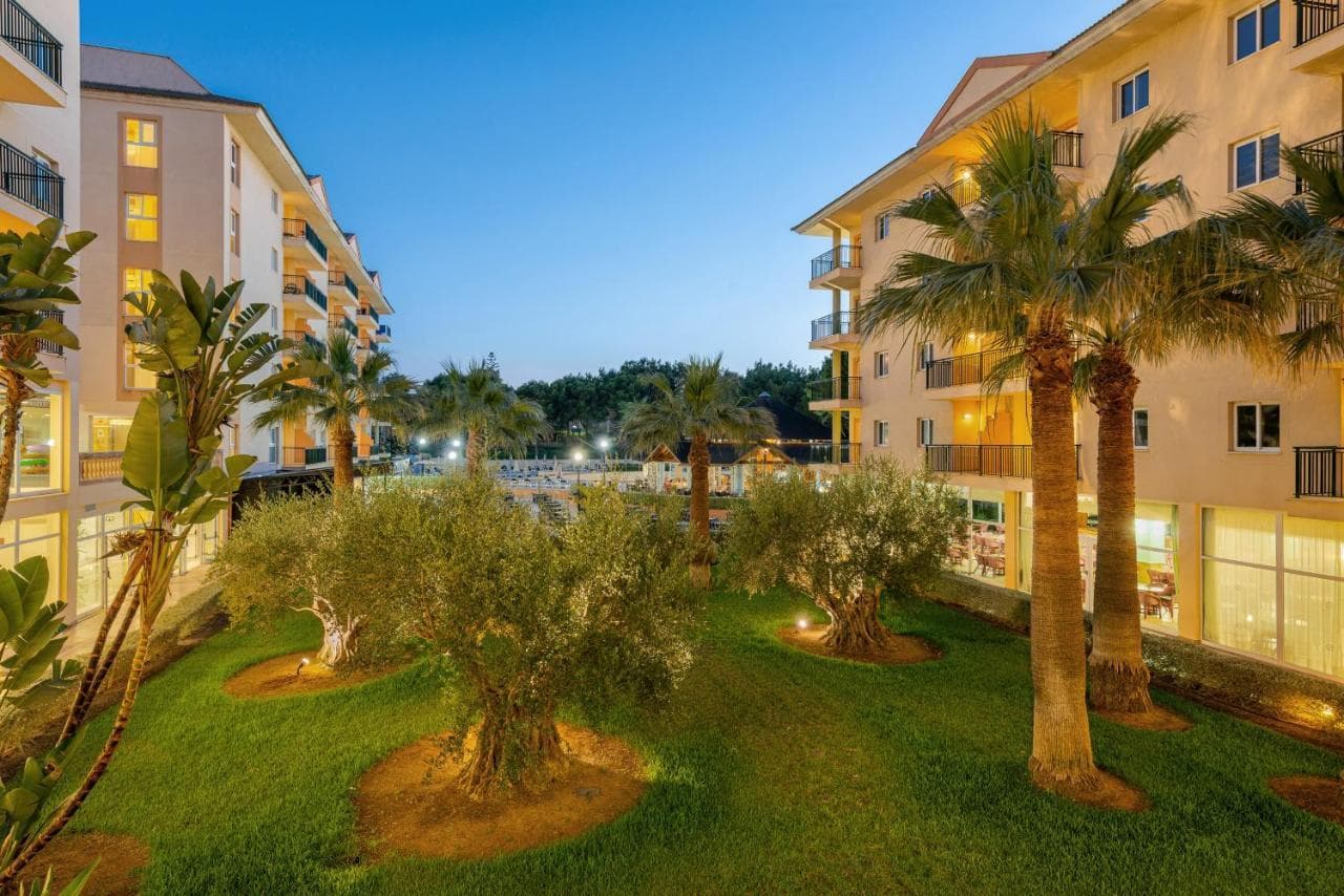 Aparthotel Can Picafort Palace-16