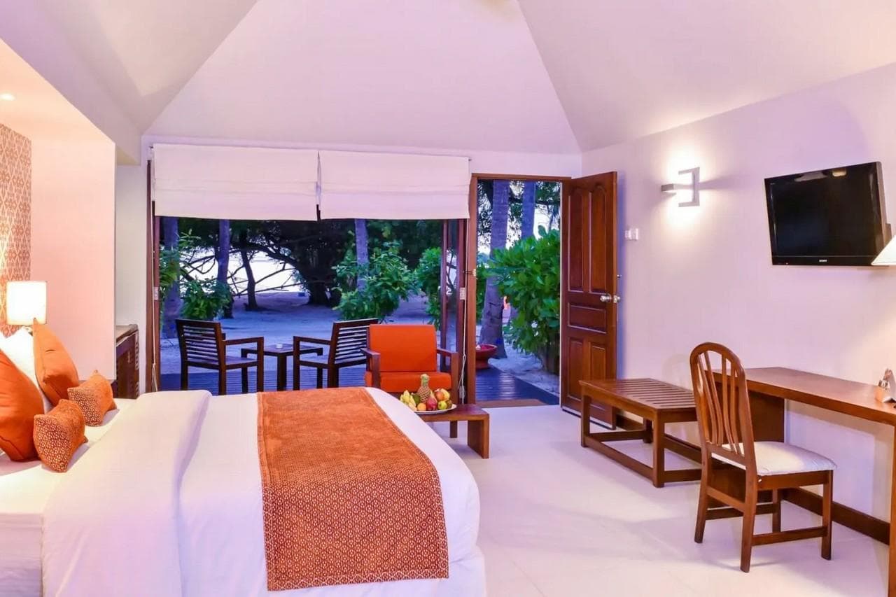 Adaaran Select Hudhuranfushi Resort