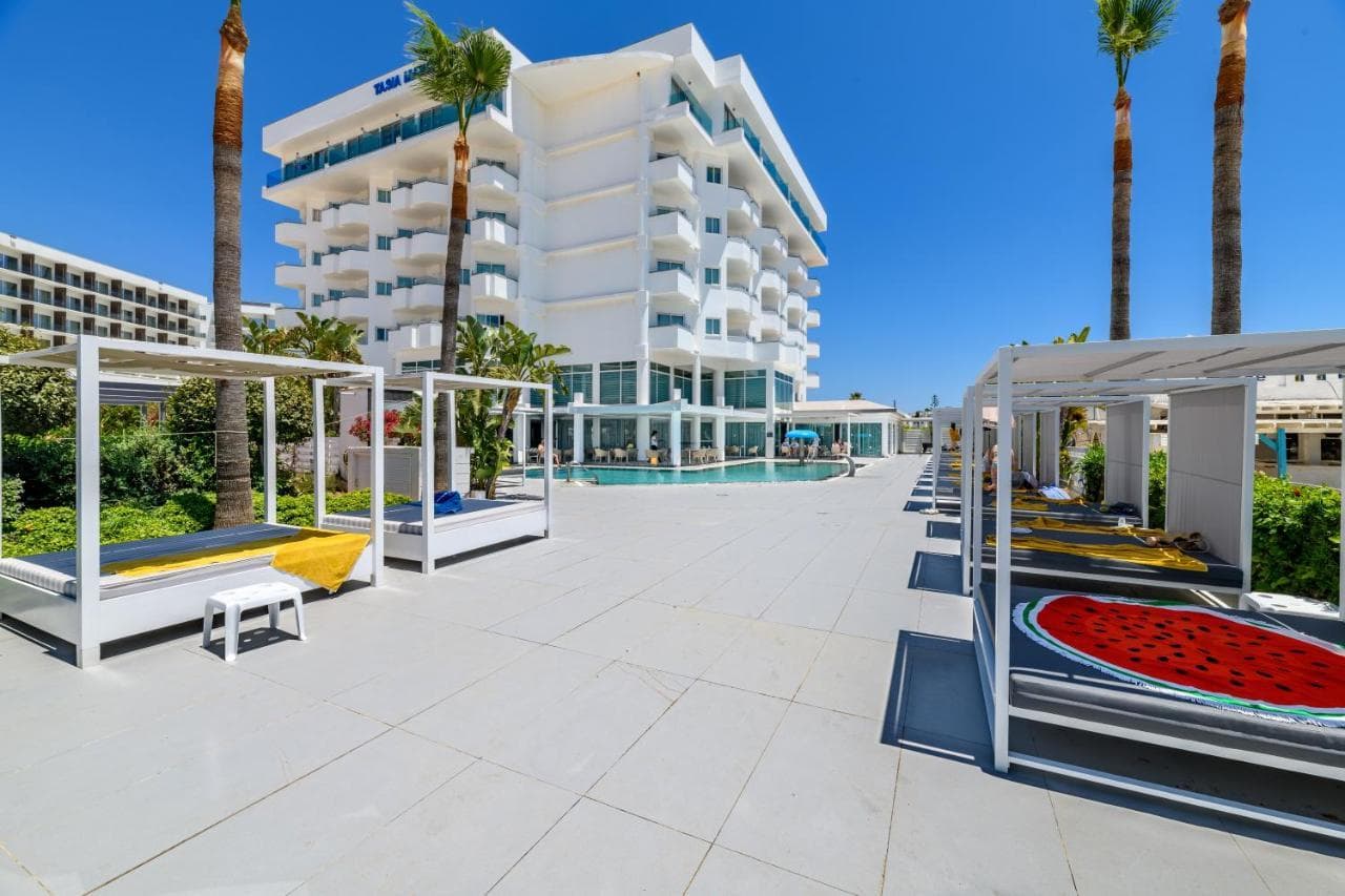 Tasia Maris Sands-3