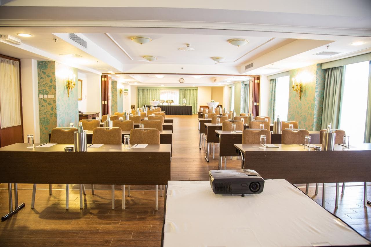 AX The Victoria Hotel