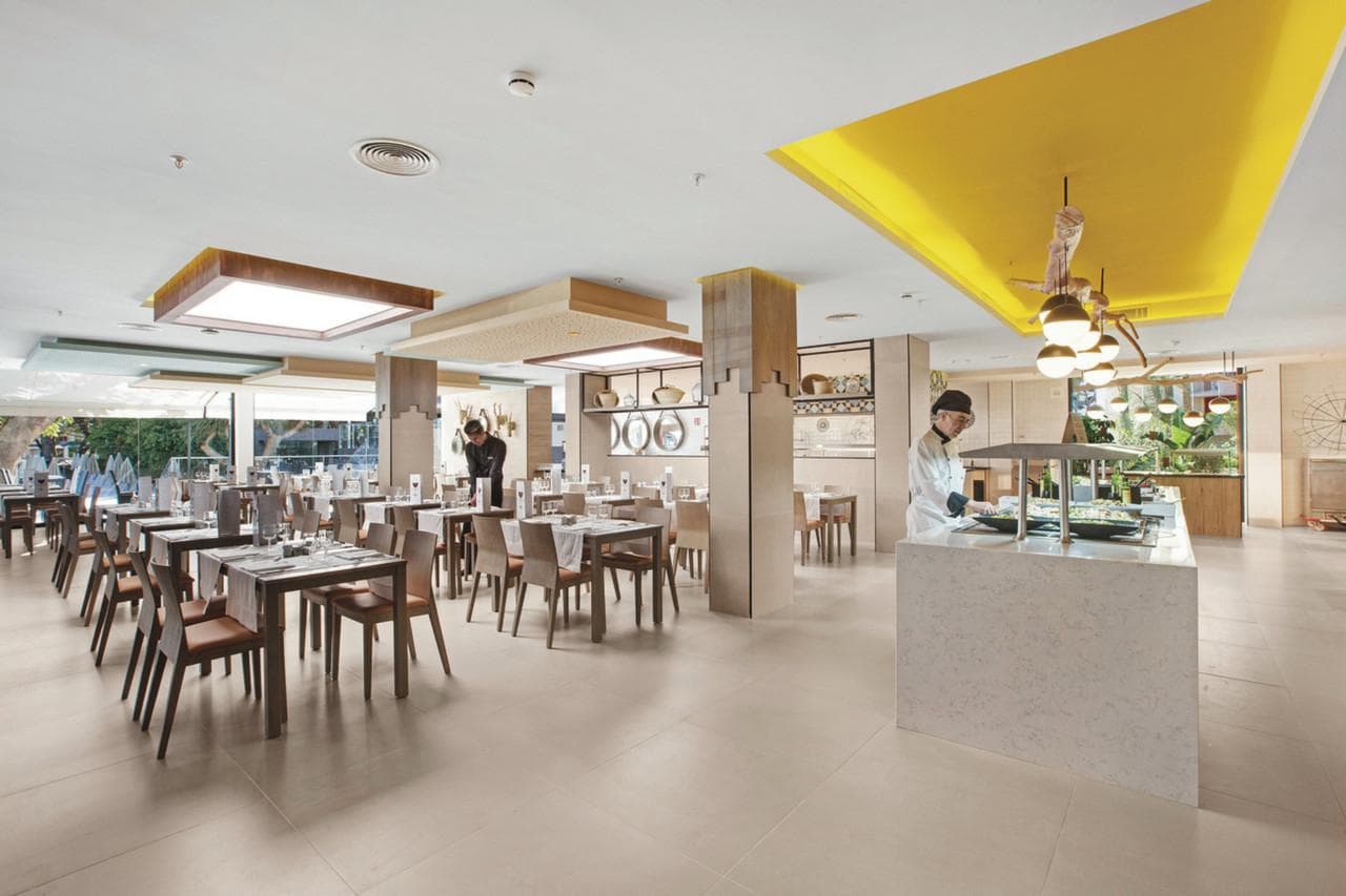 Hotel Riu Festival-14