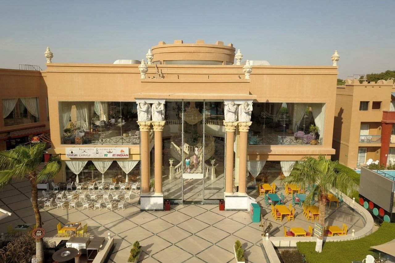 Titanic Palace-30