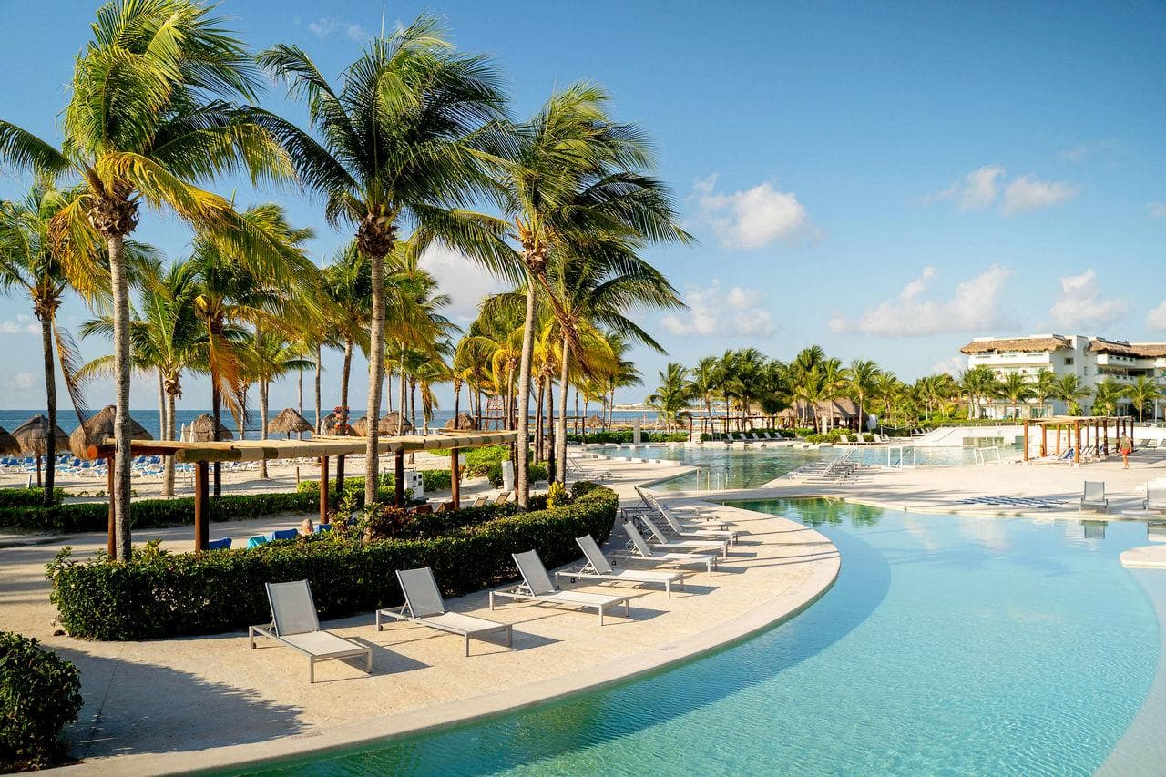 BlueBay Grand Esmeralda-1