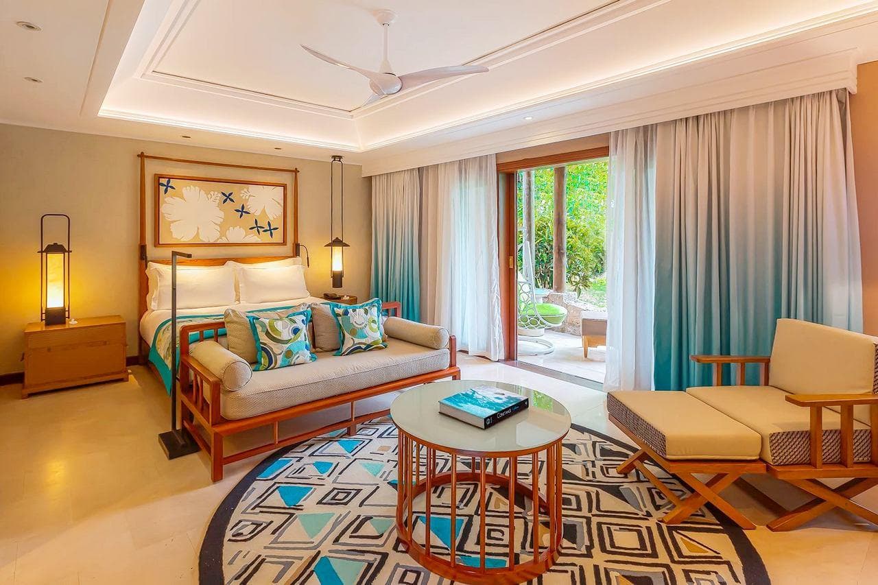 Constance Lemuria,Seychelles