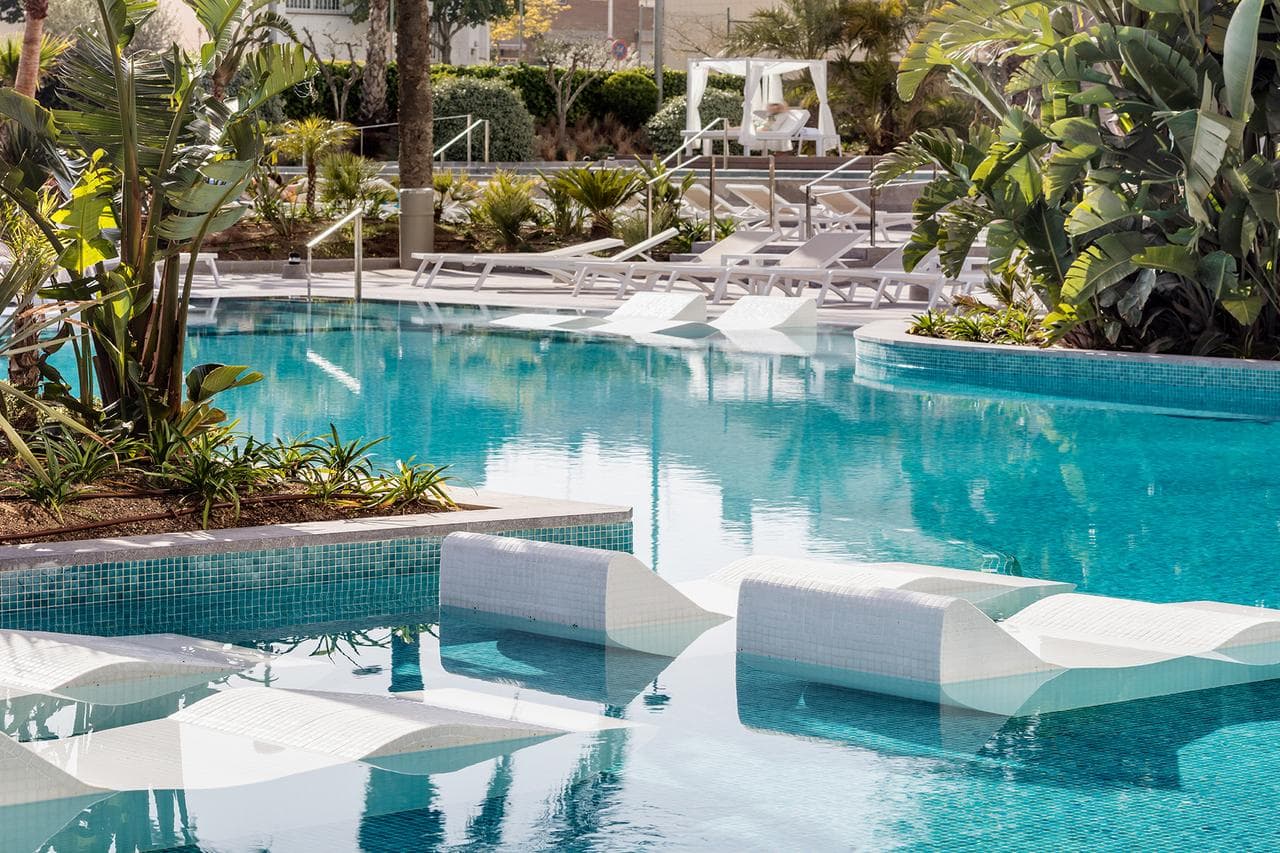 Aqua Hotel Silhouette & Spa-4