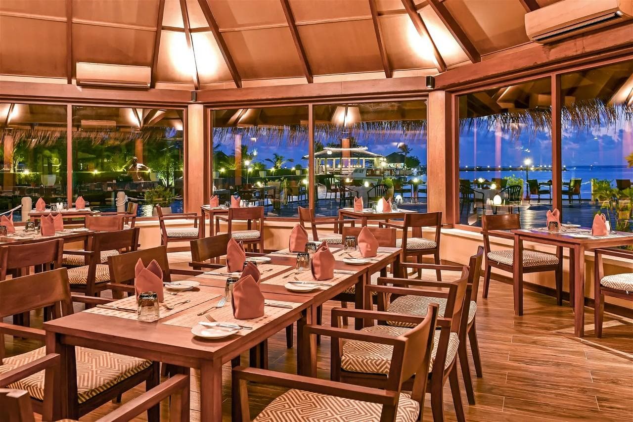 Adaaran Select Hudhuranfushi Resort