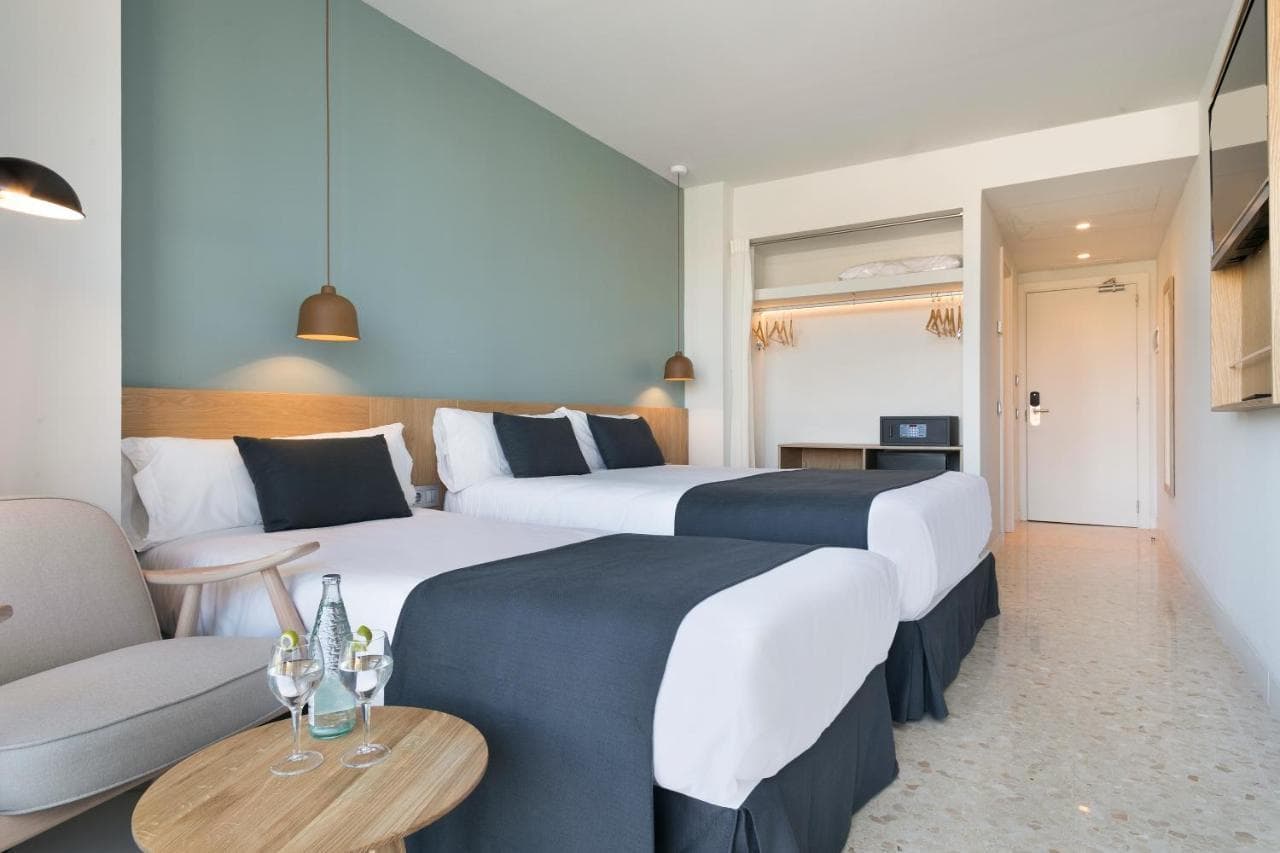 Aqua Hotel Silhouette & Spa-11