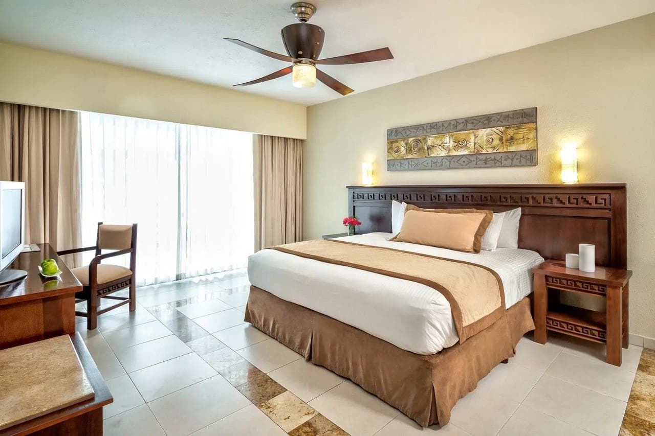 BlueBay Grand Esmeralda-12