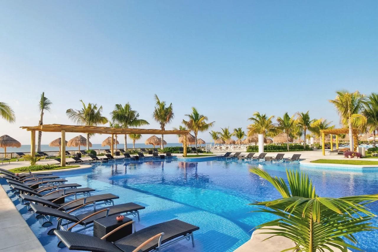 BlueBay Grand Esmeralda-6