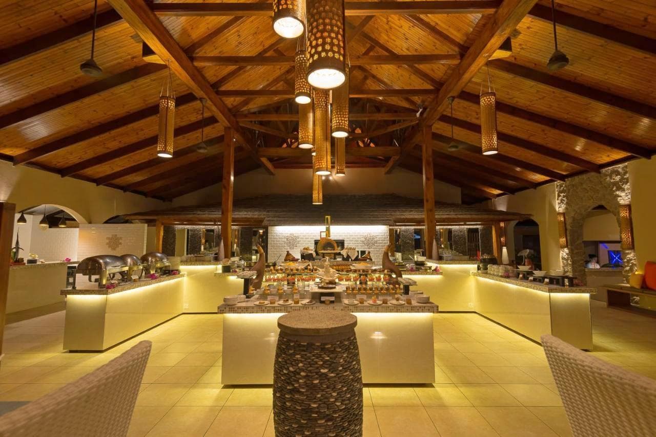 Coco de Mer Hotel and Black Parrot Suites