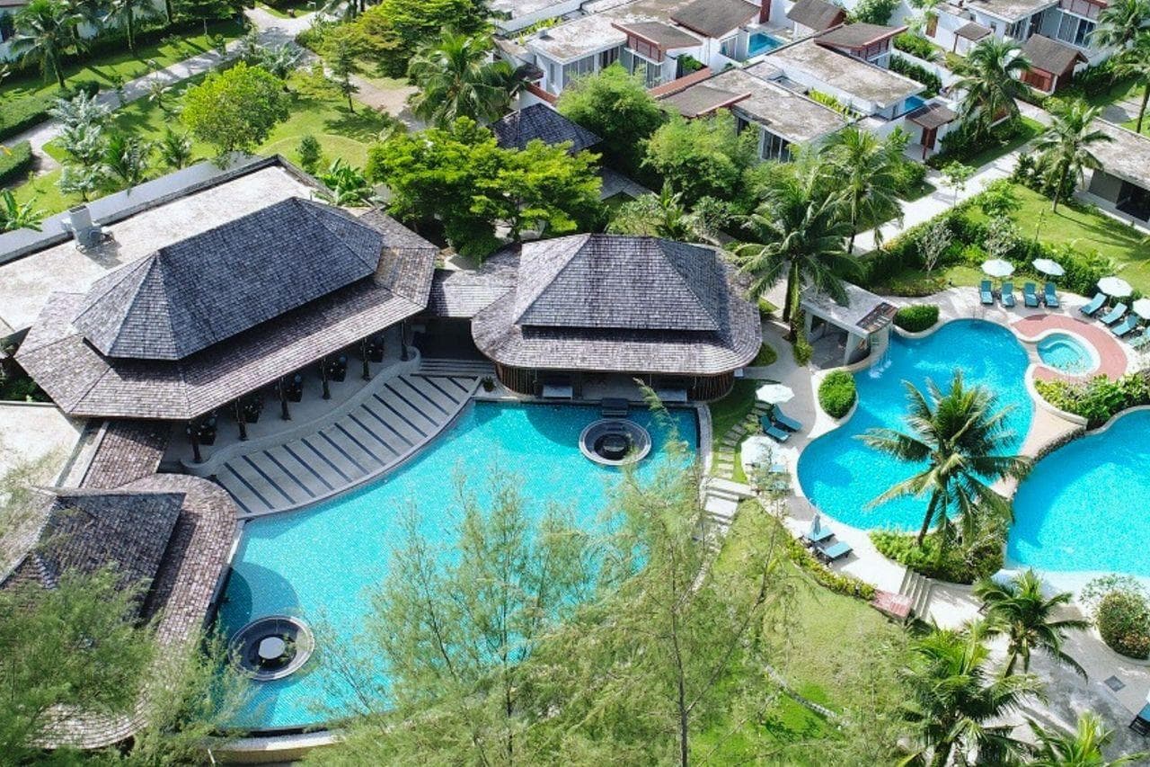 Apsara Beachfront Resort and Villa-12