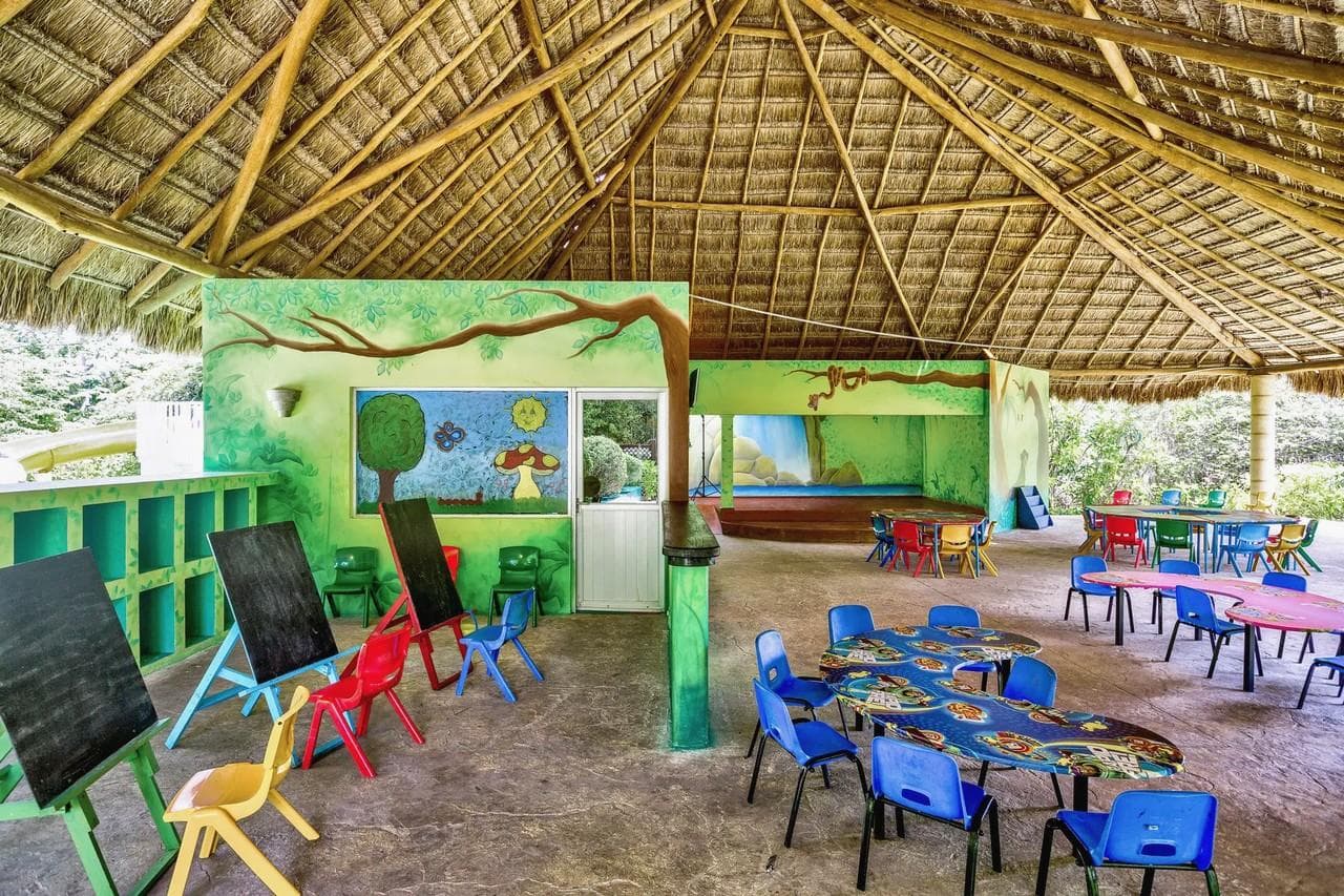 BlueBay Grand Esmeralda-19